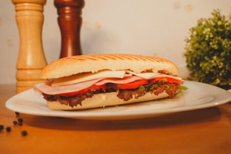 hermes delivery sandwich cu sunca si mozzarella